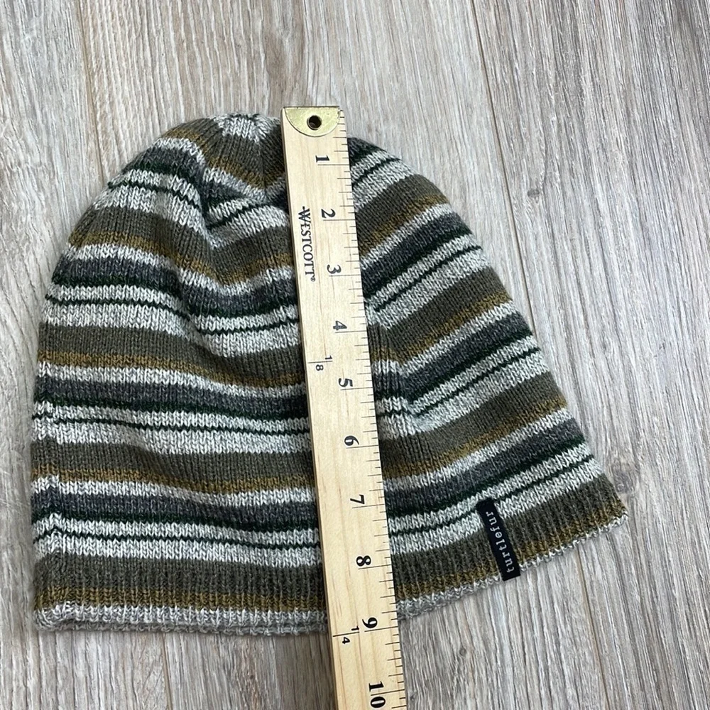 Turtleflur green striped winter hat